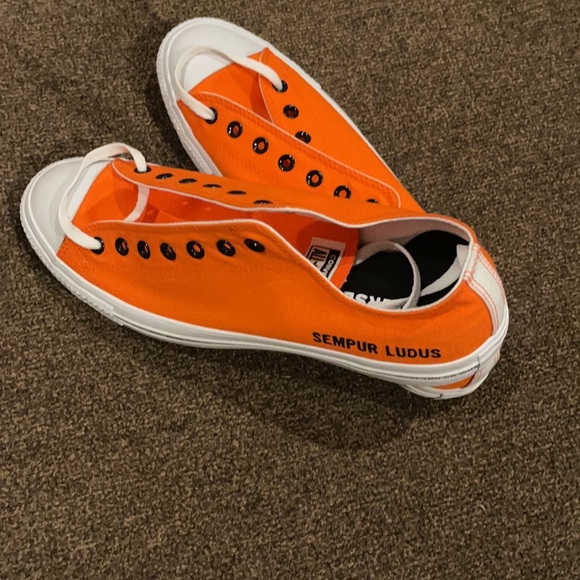 Converse Mens Sneakers Beautiful Orange & White size 13. NWOT - Picture 2 of 13